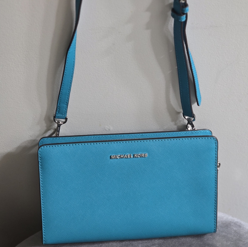 Micheal kors cross bag